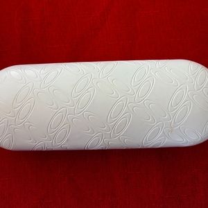 WHITE OAKLEY LARGE LEATHER STYLE HARD SUNGLASSES CASE